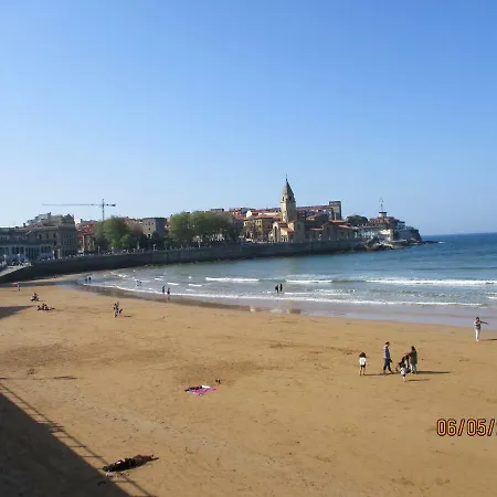Piso En Cerca De Playa Del Arbeyal *